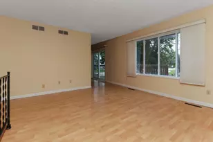 1402 N Hershey Rd, Bloomington, IL 61704 - Photo 9
