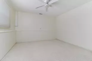 1402 N Hershey Rd, Bloomington, IL 61704 - Photo 27