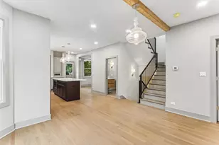 819 Mapleton Ave, Oak Park, IL 60302 - Photo 11