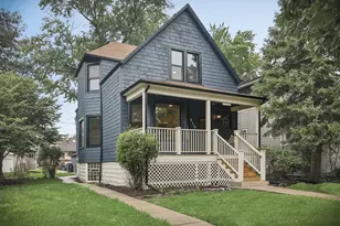819 Mapleton Ave, Oak Park, IL 60302 - Photo 1