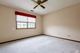 8575 Sandalwood Dr, Darien, IL 60561 - Photo 25