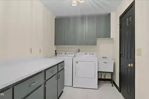 72 Hunter Ln, Bristol, IL 60512 - Photo 13