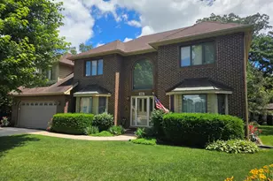 156 Elizabeth Ct, Wood Dale, IL 60191 - Photo 1