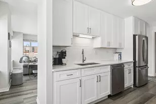 77 S Evergreen Ave, Arlington Heights, IL 60005 - Photo 9