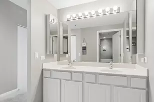 77 S Evergreen Ave, Arlington Heights, IL 60005 - Photo 15