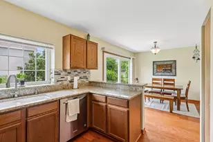 286 Chrisman Dr, Streamwood, IL 60107 - Photo 11