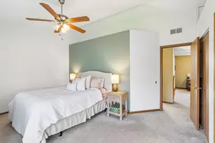 286 Chrisman Dr, Streamwood, IL 60107 - Photo 17
