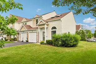 286 Chrisman Dr, Streamwood, IL 60107 - Photo 3