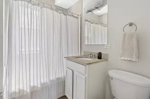 3042 W Diversey Ave, Chicago, IL 60647 - Photo 13