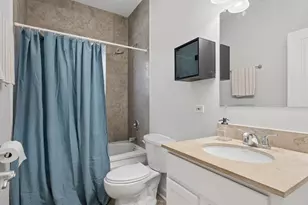 3042 W Diversey Ave, Chicago, IL 60647 - Photo 17