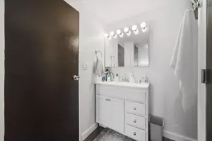 1221 N Dearborn St, Chicago, IL 60610 - Photo 13