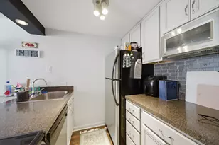 1221 N Dearborn St, Chicago, IL 60610 - Photo 7
