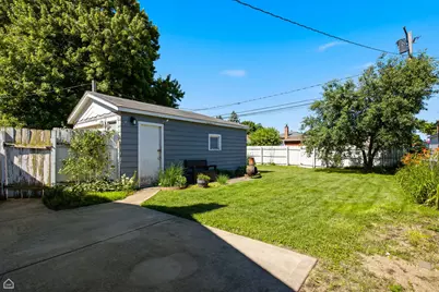 8940 S Utica Avenue, Evergreen Park, IL 60805 - Photo 11
