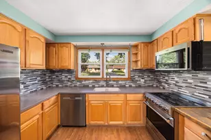712 Spring St, Roselle, IL 60172 - Photo 7