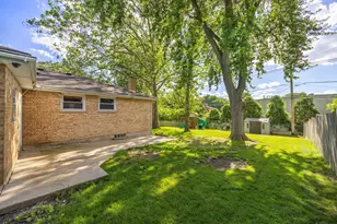 712 Spring St, Roselle, IL 60172 - Photo 25