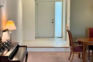 1036 N Pine Tree Circle, Buffalo Grove, IL 60089 - Photo 7