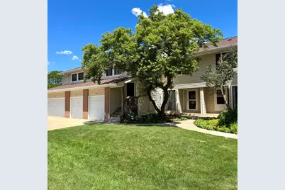 1036 N Pine Tree Circle, Buffalo Grove, IL 60089 - Photo 1