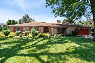 6650 N Lightfoot Ave, Chicago, IL 60646 - Photo 1