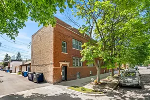 2315 W Waveland Ave, Chicago, IL 60618 - Photo 13