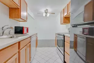 7413 Brookdale Dr, Darien, IL 60561 - Photo 3
