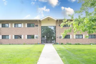 7413 Brookdale Dr, Darien, IL 60561 - Photo 1