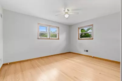 7357 N Crawford Avenue, Lincolnwood, IL 60712 - Photo 17
