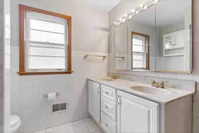 7357 N Crawford Avenue, Lincolnwood, IL 60712 - Photo 15