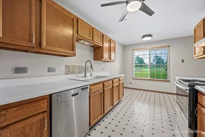 917 Golf Course Road #2, Crystal Lake, IL 60014 - Photo 5