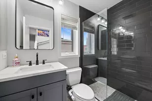 473 N Clinton St, Chicago, IL 60654 - Photo 29