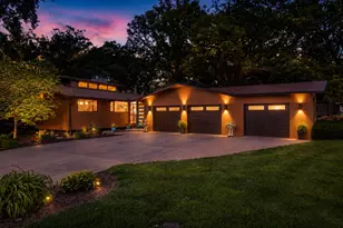 2390 Circle Dr, Ottawa, IL 61350 - Photo 1