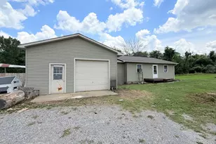 855 Beech Hollow Rd, Harrisburg, IL 62946 - Photo 3