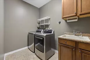 327 Shelbourne Rd, Volo, IL 60073 - Photo 11