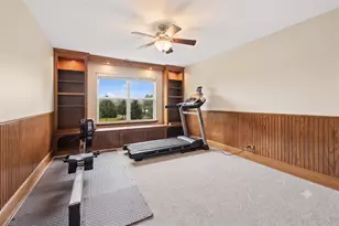 327 Shelbourne Rd, Volo, IL 60073 - Photo 19