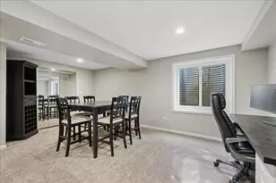 327 Shelbourne Rd, Volo, IL 60073 - Photo 21