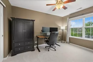 327 Shelbourne Rd, Volo, IL 60073 - Photo 17