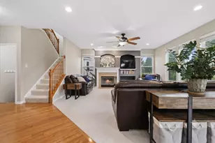 327 Shelbourne Rd, Volo, IL 60073 - Photo 9
