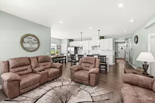 901 S Wind Dr, Sandwich, IL 60548 - Photo 9