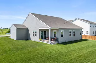 901 S Wind Dr, Sandwich, IL 60548 - Photo 21