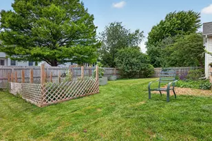 1324 Kenneth Dr, Bloomington, IL 61704 - Photo 41
