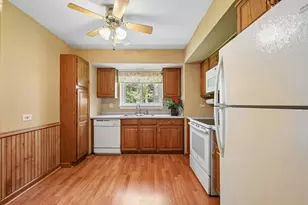 835 S Dwyer Ave, Arlington Heights, IL 60005 - Photo 9