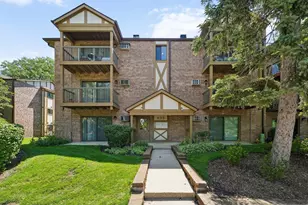835 S Dwyer Ave, Arlington Heights, IL 60005 - Photo 1