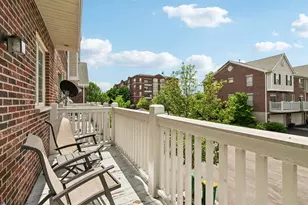 654 Astor Ln, Wheeling, IL 60090 - Photo 11