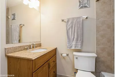 111 E Chestnut Street #26D, Chicago, IL 60611 - Photo 11