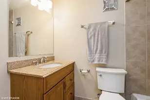 111 E Chestnut St, Chicago, IL 60611 - Photo 11