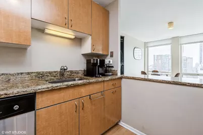 111 E Chestnut Street #26D, Chicago, IL 60611 - Photo 7
