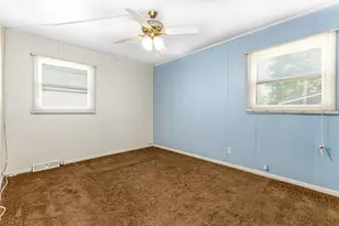 407 Holiday Dr, Lake Holiday, IL 60552 - Photo 17