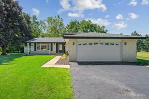113 W Monterey Ave, Schaumburg, IL 60193 - Photo 3