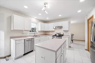 1888 Shore Line Ct, Romeoville, IL 60446 - Photo 7