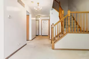 18 Forest Wood Ln, Park Forest, IL 60466 - Photo 9