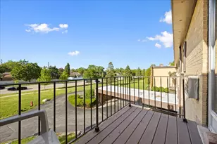 725 W Dempster St, Des Plaines, IL 60016 - Photo 23